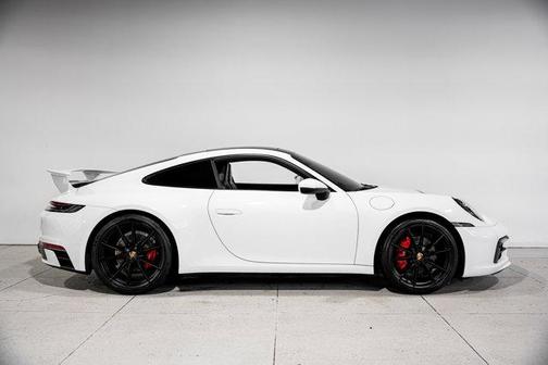 2020 Porsche 911 Carrera