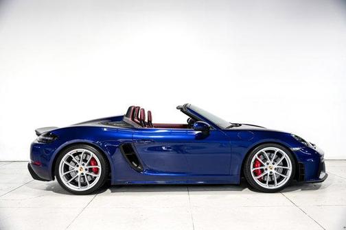 2022 Porsche 718 Spyder Roadster