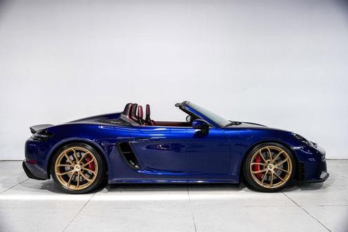 2022 Porsche 718 Spyder Roadster