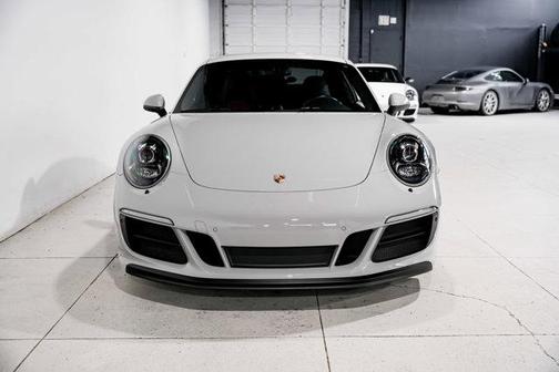 2018 Porsche 911 Carrera GTS