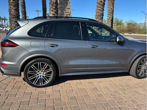 2016 Porsche Cayenne GTS