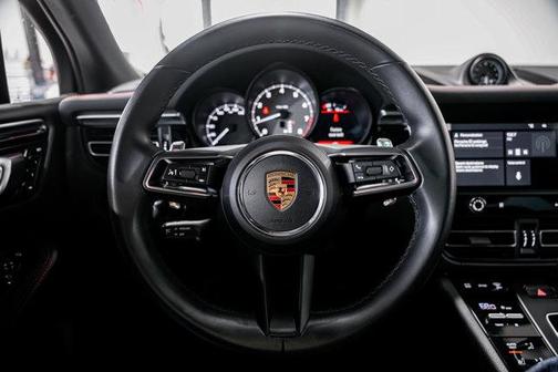 2022 Porsche Macan Base
