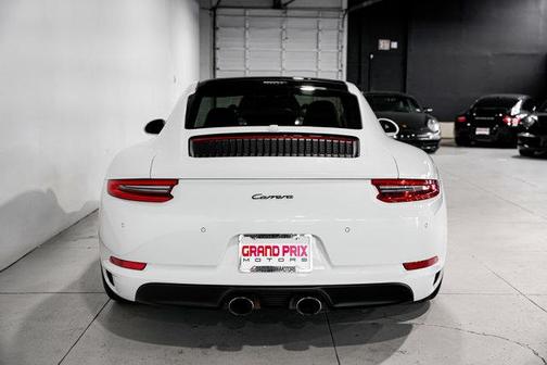 2017 Porsche 911 Carrera