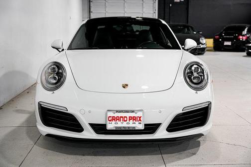 2017 Porsche 911 Carrera