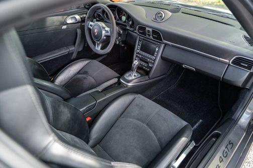 2012 Porsche 911 Carrera 4 GTS
