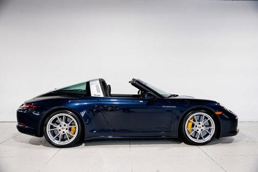 2019 Porsche 911 Targa 4 GTS