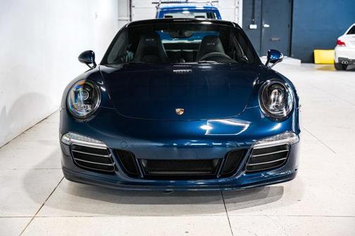 2015 Porsche 911 Carrera GTS