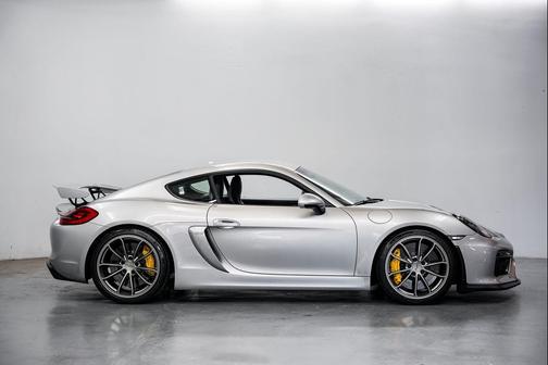 GT Silver Metallic 2016 Porsche Cayman GT4