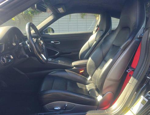 2018 Porsche 911 Carrera GTS