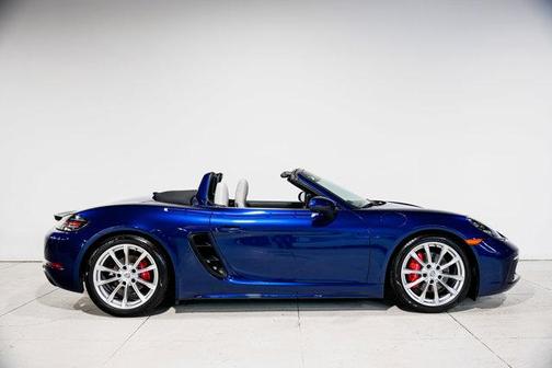 2022 Porsche 718 Boxster S