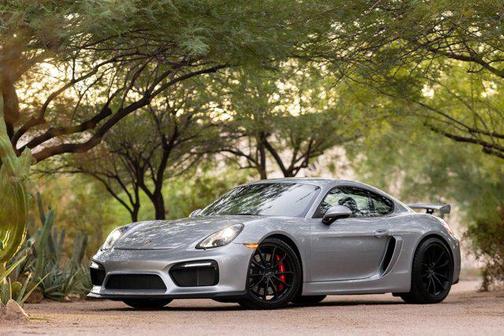 2016 Porsche Cayman GT4