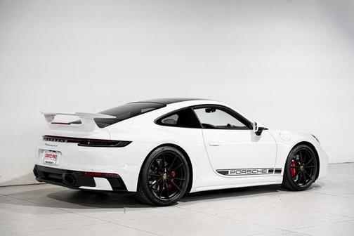 2020 Porsche 911 Carrera 4S