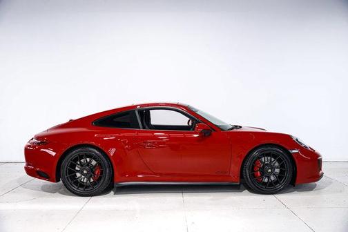 2018 Porsche 911 Carrera GTS