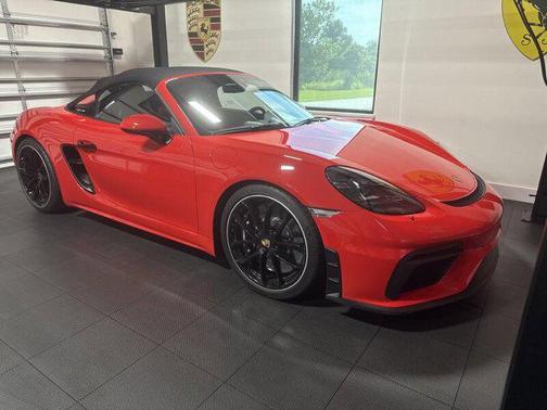 2022 Porsche 718 Spyder Roadster
