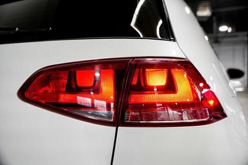 2017 Volkswagen Golf R 2.0T DSG