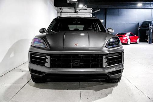 2024 Porsche Cayenne S