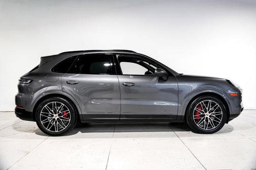 2024 Porsche Cayenne S