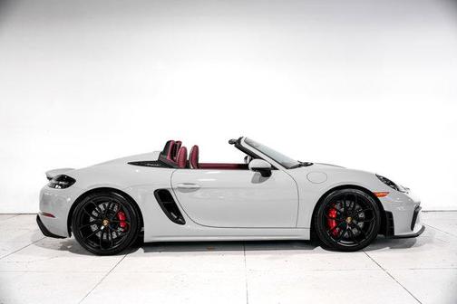 2021 Porsche 718 Spyder Roadster
