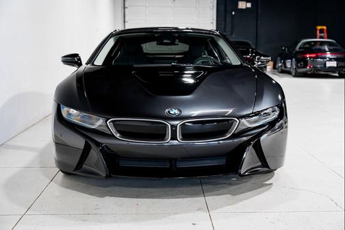 Sophisto Gray Metallic w/Frozen Gray Accent 2019 BMW i8 Coupe