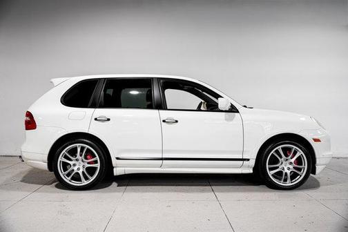 2010 Porsche Cayenne GTS
