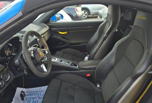 2023 Porsche 718 Spyder Roadster