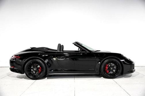 2019 Porsche 911 Carrera 4 GTS