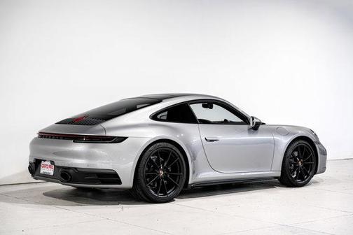 2022 Porsche 911 Carrera