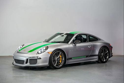 GT Silver Metallic 2016 Porsche 911 R