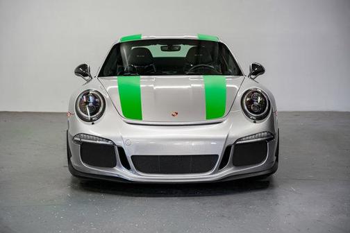 GT Silver Metallic 2016 Porsche 911 R