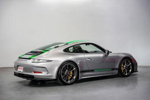 GT Silver Metallic 2016 Porsche 911 R