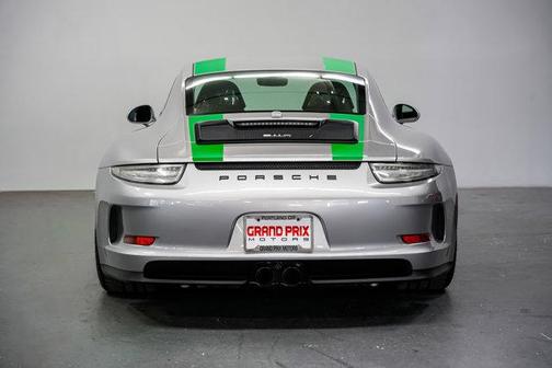 GT Silver Metallic 2016 Porsche 911 R