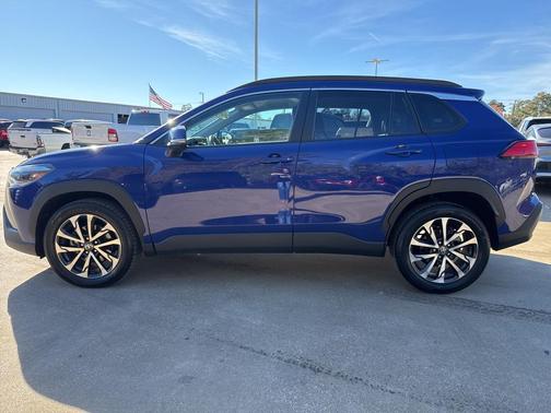 2024 Toyota Corolla Cross XLE