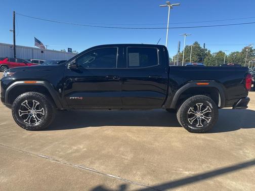 2023 GMC Canyon AT4
