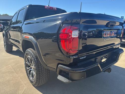 2023 GMC Canyon AT4