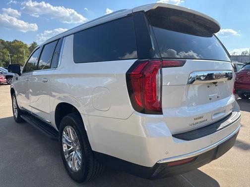 2022 GMC Yukon XL SLT