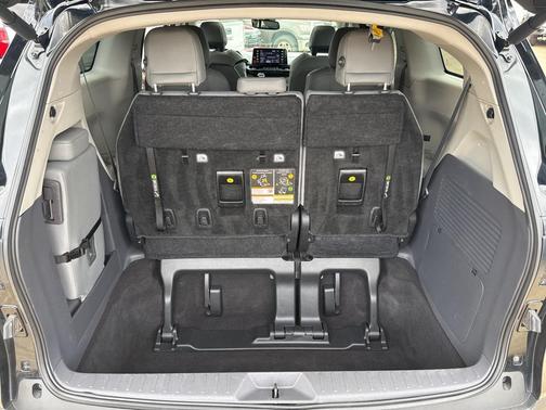 2023 Toyota Sienna XLE