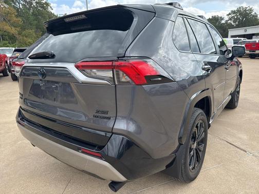 2024 Toyota RAV4 Hybrid SE