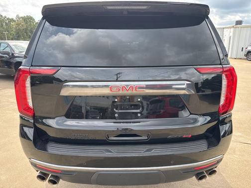 2023 GMC Yukon 4WD AT4