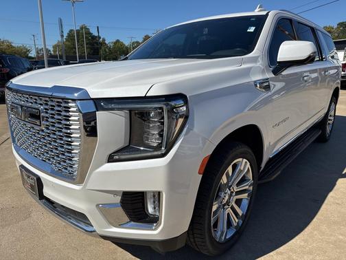 2022 GMC Yukon XL SLT