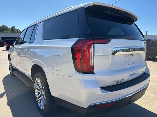 2022 GMC Yukon XL SLT
