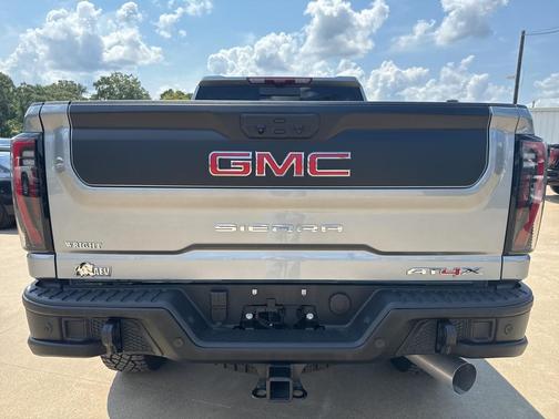 2025 GMC Sierra 2500 AT4