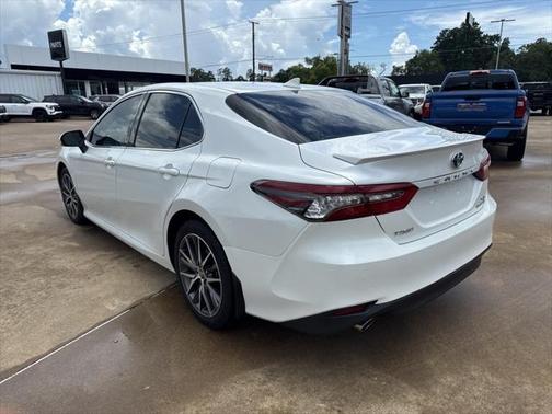 2023 Toyota Camry Hybrid XLE