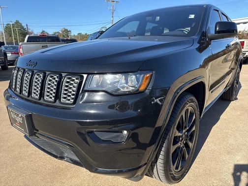 2022 Jeep Grand Cherokee Laredo