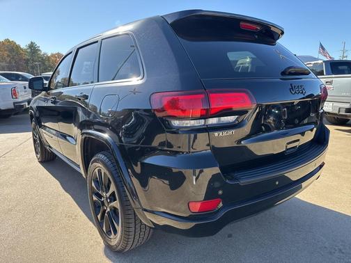 2022 Jeep Grand Cherokee Laredo