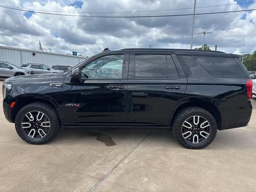 2022 GMC Yukon 4WD AT4