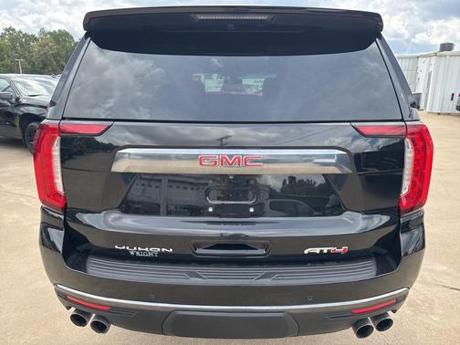 2022 GMC Yukon 4WD AT4