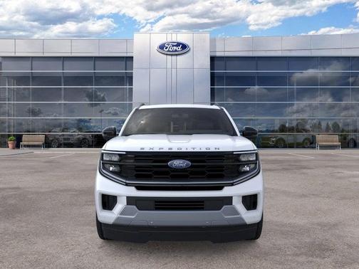 Star White 2025 Ford Expedition Max Platinum