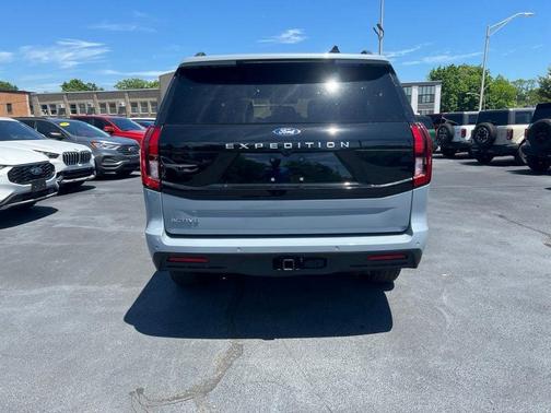 Gray Metallic 2025 Ford Expedition Active