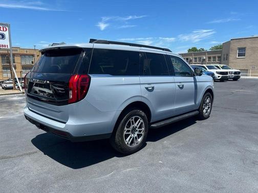 Gray Metallic 2025 Ford Expedition Active