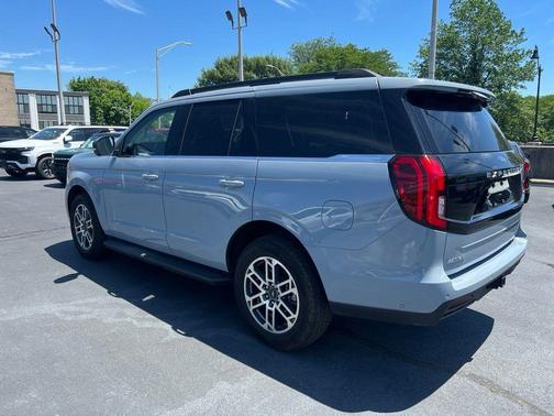 Gray Metallic 2025 Ford Expedition Active